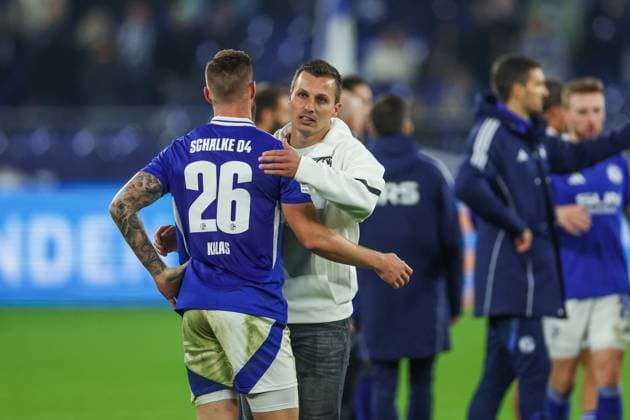 05 10 2024, Football, Season 2024 2025, 2 Bundesliga, Matchday 8, FC Schalke 04 Hertha BSC, f l Tomas Kalas FC Schalke 04 , Head coach Jakob Fimpel FC Schalke 04 Gelsenkirchen Veltins Arena NRW Germany xRHR PHOTO TRx Copyright: TimxRehbein RHR-FOTOx RHR-FOTO TR