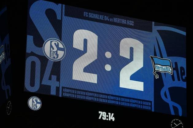 The video cube shows the intermediate result of the match of the 2 BL season 2024 25 FC Schalke 04 Hertha BSC Copyright Thomas Pakusch