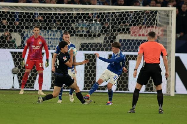 Ibrahim Maza Hertha BSC gets the ball to his hand from close range during the match of the 2 BL season 2024 25 FC Schalke 04 Hertha BSC Copyright Thomas Pakusch