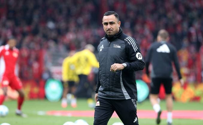 Co Trainer Babak Keyhanfar Aktion Oberkörper Fußball Fussball Bundesliga Herren DFL 6. Spieltag Saison 2024 2025 05.10.2024 1.FC Union Berlin FCU vs. BVB Borussia Dortmund DFL regulations prohibit any use of photographs as image sequences and or quasi-video. *** Co Trainer Babak Keyhanfar Action Upper Body Sport Football Soccer Bundesliga Men DFL 6 Matchday Season 2024 2025 05 10 2024 1 FC Union Berlin FCU vs BVB Borussia Dortmund DFL regulations prohibit any use of photographs as image sequences and or quasi video
