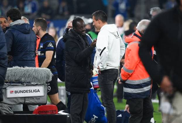 Ben Manga Sports Director Schalke 04 , left , after the match with Jakob Fimpel Interim Coach FC Schalke 04 05 10 2024, Soccer 2 Bundesliga, Matchday 8, Season 2024 2025 FC Schalke 04 Hertha BSC 2 2 Gelsenkirchen Veltins Arena Nordrhein Westfalen Germany Team2