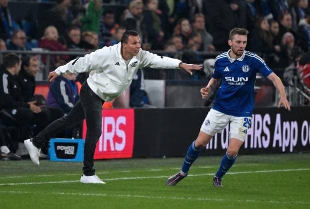 Jakob Fimpel Interim coach FC Schalke 04 with Tobias Mohr FC Schalke 04 05 10 2024, Soccer 2 Bundesliga, Matchday 8, Season 2024 2025 FC Schalke 04 Hertha BSC 2 2 Gelsenkirchen Veltins Arena Nordrhein Westfalen Germany Team2