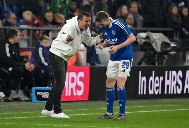 Jakob Fimpel Interim coach FC Schalke 04 with Tobias Mohr FC Schalke 04 05 10 2024, Soccer 2 Bundesliga, Matchday 8, Season 2024 2025 FC Schalke 04 Hertha BSC 2 2 Gelsenkirchen Veltins Arena Nordrhein Westfalen Germany Team2