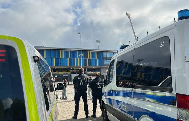 Football, Men, Season 2024 2025 2 BL, Eintracht Stadion, Eintracht Braunschweig vs Hannover 96, Lower Saxony derby Police in front of the main entrance of Eintracht Stadion DFL REGULATIONS PROHIBIT ANY USE OF PHOTOGRAPHS AS IMAGE SEQUENCES AND OR QUASI VIDEO