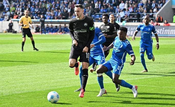 06 10 2024 Soccer Season 2024 2025 2 Soccer Bundesliga 08 Matchday 1 FC Magdeburg FCM SpVgg Greuther Fürth Kleeblatt Sportfoto Zink xwoxzix DFL regulations prohibit any use of photographs as image sequences and or quasi video only for editorial use Branimir Hrgota 10, SpVgg Greuther Fürth Lubambo Musonda 19, 1 FC Magdeburg FCM