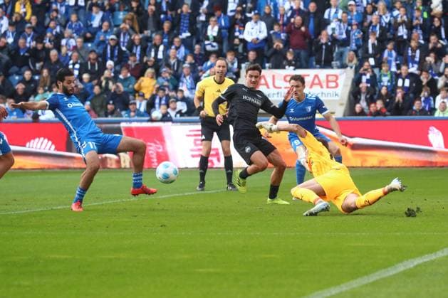 06 10 2024, xgox, Fussball 2 Bundesliga, 1 FC Magdeburg SpVgg Greuther Fuerth emspor, v l Mohammed El Hankouri Magdeburg, 11 scores from penalty kick to 1 0 DFL DFB REGULATIONS PROHIBIT ANY USE OF PHOTOGRAPHS as IMAGE SEQUENCES and or QUASI VIDEO Magdeburg