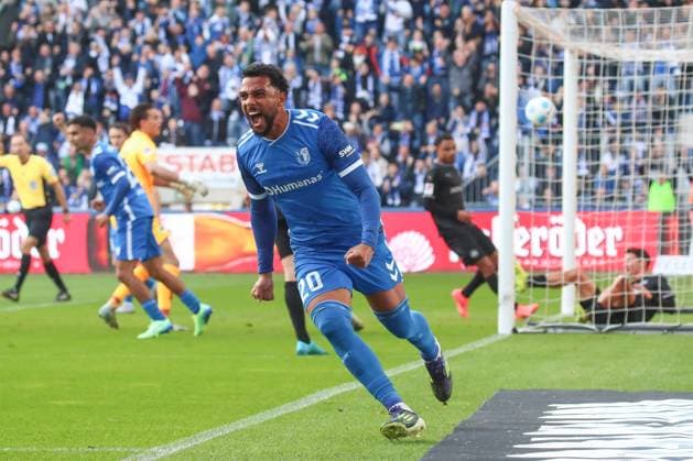 06 10 2024, xgox, Fussball 2 Bundesliga, 1 FC Magdeburg SpVgg Greuther Fuerth emspor, v l Xavier Amaechi Magdeburg, 20 cheers after the 1 0 by Mohammed El Hankouri Magdeburg, 11 DFL DFB REGULATIONS PROHIBIT ANY USE OF PHOTOGRAPHS as IMAGE SEQUENCES and or QUASI VIDEO Magdeburg