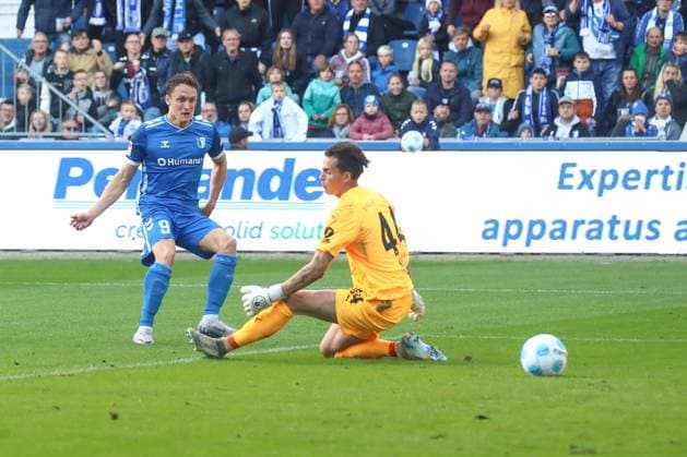 06 10 2024, xgox, Soccer 2 Bundesliga, 1 FC Magdeburg SpVgg Greuther Fuerth emspor, v l Martijn Kaars Magdeburg, 9 with goal to 2 0 DFL DFB REGULATIONS PROHIBIT ANY USE OF PHOTOGRAPHS as IMAGE SEQUENCES and or QUASI VIDEO Magdeburg