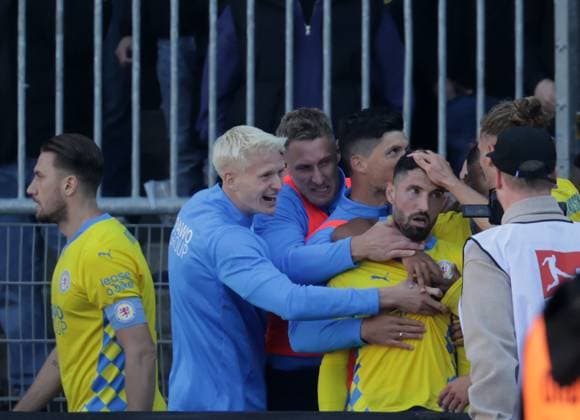 Goal celebrator 1 0 Fabio Kaufmann Eintracht Braunschweig Football, Men, Season 2024 2025 2 BL, Eintracht Stadion, Eintracht Braunschweig vs Hannover 96, Lower Saxony derby DFL REGULATIONS PROHIBIT ANY USE OF PHOTOGRAPHS AS IMAGE SEQUENCES AND OR QUASI VIDEO