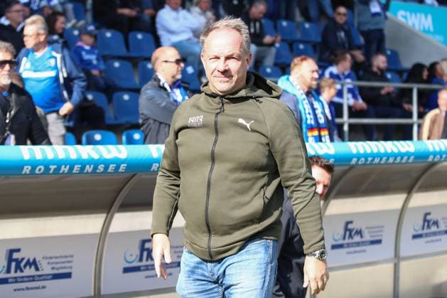 06 10 2024, xgox, Soccer 2 Bundesliga, 1 FC Magdeburg SpVgg Greuther Fuerth emspor, v l Alexander Zorniger Fuerth, Coach DFL DFB REGULATIONS PROHIBIT ANY USE OF PHOTOGRAPHS as IMAGE SEQUENCES and or QUASI VIDEO Magdeburg