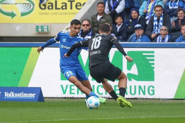 06 10 2024, xgox, Fußball 2 Bundesliga, 1 FC Magdeburg SpVgg Greuther Fuerth emspor, v l Livan Burcu Magdeburg, 29 Marco Meyerhoefer Meyerhöfer, Fuerth, 18 Zweikampf, Duell, Kampf, tackle DFL DFB REGULATIONS PROHIBIT ANY USE OF PHOTOGRAPHS as IMAGE SEQUENCES and or QUASI VIDEO Magdeburg