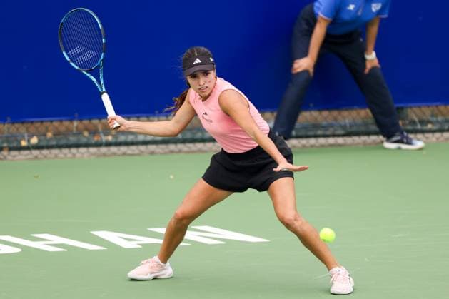 WUHAN, CHINA - OCTOBER 06: Camila Osorio of Colombia competes in the Women s Singles Qualifying second round match against Lucia Bronzetti of Italy on day two of 2024 Wuhan Open at Optics Valley International Tennis Center on October 6, 2024 in Wuhan, Hubei Province of China.  Copyright: xVCGx 111522196216