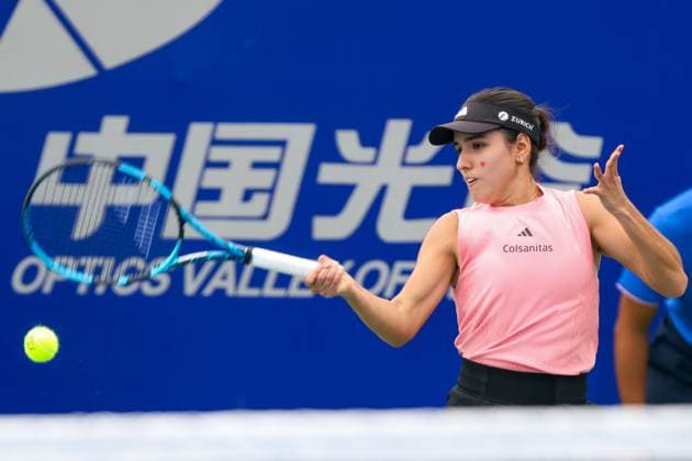 WUHAN, CHINA - OCTOBER 06: Camila Osorio of Colombia competes in the Women s Singles Qualifying second round match against Lucia Bronzetti of Italy on day two of 2024 Wuhan Open at Optics Valley International Tennis Center on October 6, 2024 in Wuhan, Hubei Province of China.  Copyright: xVCGx 111522192248