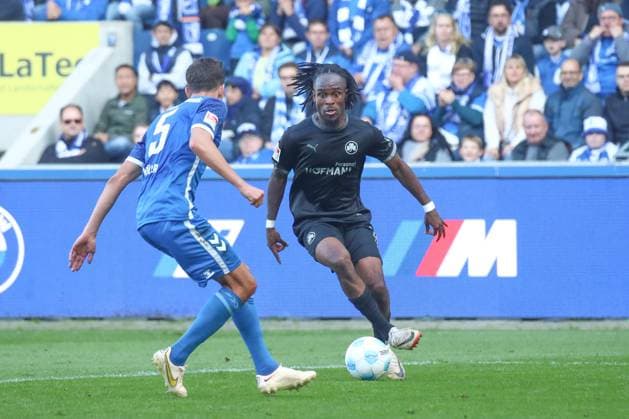 06 10 2024, xgox, Soccer 2 Bundesliga, 1 FC Magdeburg SpVgg Greuther Fuerth emspor, v l Noel Futkeu Fuerth, 9 hits to 2 2 DFL DFB REGULATIONS PROHIBIT ANY USE OF PHOTOGRAPHS as IMAGE SEQUENCES and or QUASI VIDEO Magdeburg