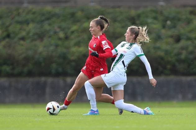Nora Scherer SC Freiburg U20 and Yvonne Brietzke Borussia Mönchengladbach battle for the ball during the 2 Frauen Bundesliga match between Borussia Mönchengladbach and SC Freiburg, Grenzlandstadion on October 06, 2024 in Mönchengladbach, Germany Photo by Oliver Kaelke DeFodi Images Nora Scherer SC Freiburg U20 and Yvonne Brietzke Borussia Mönchengladbach battle for the ball during the 2 Frauen Bundesliga match between Borussia Mönchengladbach and SC Freiburg at Grenzlandstadium on October 6, 2024 in Mönchengladbach, Germany Photo by Oliver Kaelke DeFodi Images DFL regulations prohibit any use of photographs as image sequences and or quasi video Defodi 003 678 2024 10 06 OK BMGSCF 0895 Defodi-003 DFL regulations prohibit any use of photographs as image sequences and or quasi-video.