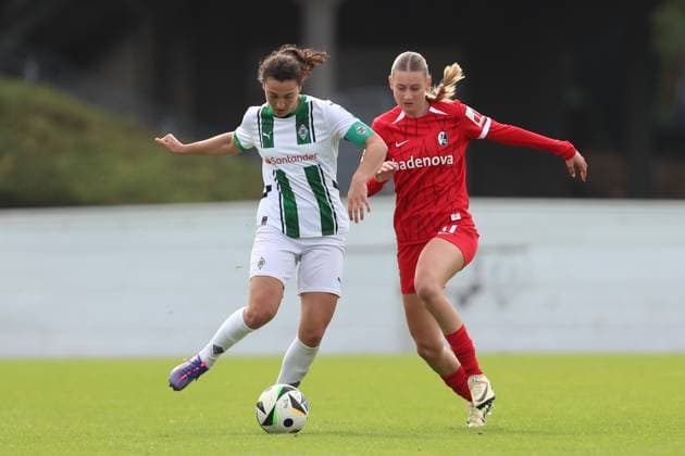 Kristina Bartsch Borussia Mönchengladbach and Weena Simmen SC Freiburg U20 battle for the ball during the 2 Frauen Bundesliga match between Borussia Mönchengladbach and SC Freiburg, Grenzlandstadion on October 06, 2024 in Mönchengladbach, Germany Photo by Oliver Kaelke DeFodi Images Kristina Bartsch Borussia Mönchengladbach and Weena Simmen SC Freiburg U20 battle for the ball during the 2 Frauen Bundesliga match between Borussia Mönchengladbach and SC Freiburg at Grenzlandstadium on October 6, 2024 in Mönchengladbach, Germany Photo by Oliver Kaelke DeFodi Images DFL regulations prohibit any use of photographs as image sequences and or quasi video Defodi 003 678 2024 10 06 OK BMGSCF 1000 Defodi-003 DFL regulations prohibit any use of photographs as image sequences and or quasi-video.