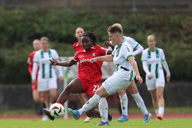 Almas Traore SC Freiburg U20 and Paula Klensmann Borussia Mönchengladbach battle for the ball during the 2 Frauen Bundesliga match between Borussia Mönchengladbach and SC Freiburg, Grenzlandstadion on October 06, 2024 in Mönchengladbach, Germany Photo by Oliver Kaelke DeFodi Images Almas Traore SC Freiburg U20 and Paula Klensmann Borussia Mönchengladbach battle for the ball during the 2 Frauen Bundesliga match between Borussia Mönchengladbach and SC Freiburg at Grenzlandstadium on October 6, 2024 in Mönchengladbach, Germany Photo by Oliver Kaelke DeFodi Images DFL regulations prohibit any use of photographs as image sequences and or quasi video Defodi 003 678 2024 10 06 OK BMGSCF 1204 Defodi-003 DFL regulations prohibit any use of photographs as image sequences and or quasi-video.