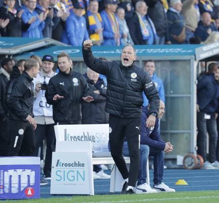 Co Coach Andreas Zimmermann Eintracht Braunschweig Football, Men, Season 2024 2025 2 BL, Eintracht Stadion, Eintracht Braunschweig vs Hannover 96, Lower Saxony derby, 2 0 DFL REGULATIONS PROHIBIT ANY USE OF PHOTOGRAPHS AS IMAGE SEQUENCES AND OR QUASI VIDEO