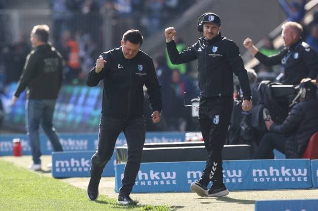 Goal celebration Coach Christian Titz 1 FC Magdeburg Goalscorer Martijn Kaars 1 FC Magdeburg,9 scores to 2 0 2 Soccer Bundesliga Season 2024 2025 1 FC Magdeburg vs SpVgg Greuther Fürth at the Avnet Arena in Magdeburg Soccer,Man,Men,Germany,06 10 2024