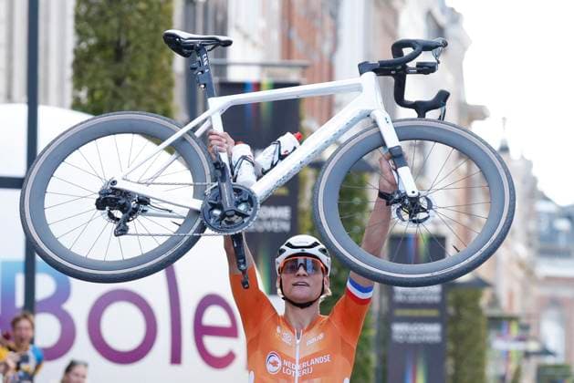 Cycling, Gravel World Championships in Leuven, Men - World Champion Mathieu van der Poel