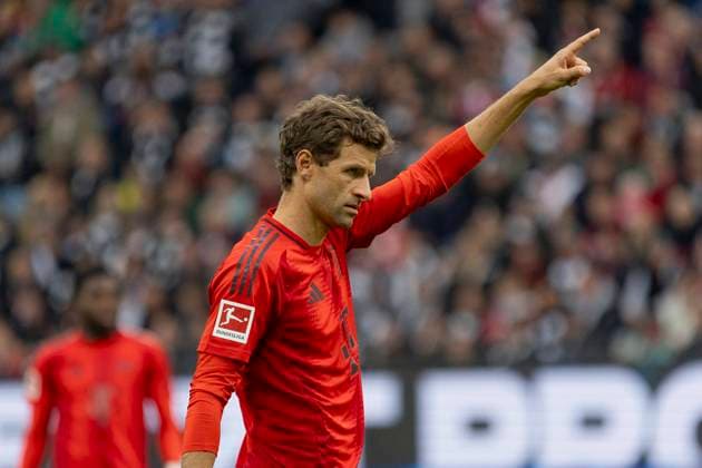 1 Soccer Bundesliga Eintracht Frankfurt FC Bayern Munich, 06 10 2024 Thomas Müller FC Bayern Munich 25 , Clipping, Portrait Portrait, Eintracht Frankfurt FC Bayern Munich, Frankfurt, Deutsche Bank Park, 6 10 2024 Copyright: xBEAUTIFULxSPORTS Gawlikx