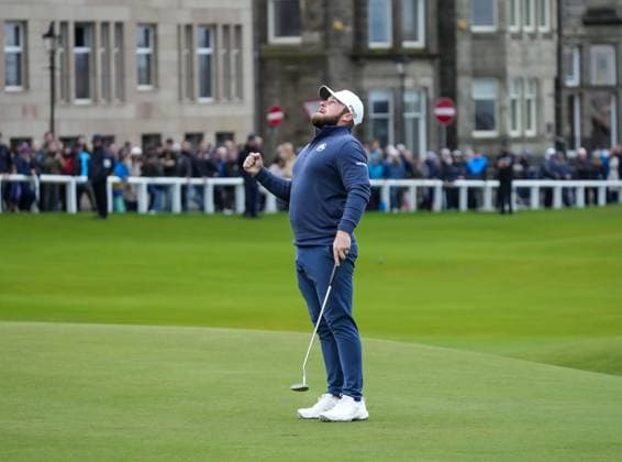 Tyrrell Hatton reacts after making his birdie putt on the 18th green to beat Nicolas Colsaerts by 1 shot to win the 2024 Alfred Dunhill Links Championship. Alfred Dunhill Links Championship 2024, Day Four, Golf, Old Course, St Andrews, Scotland, UK - 06 Oct 2024  Copyright: xStuartxWallace Shutterstockx 14758266ax