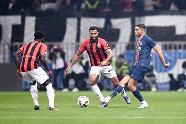 Fußball, OGC Nizza - Paris St. Germain OGC Nice v Paris Saint-Germain - Ligue 1 MCDonald s 2024 2025 02 Ali ABDI (ogcn) - 02 Achraf HAKIMI (psg) during the Ligue 1 MCDonald s match between Nice and Paris at Allianz Riviera Stadium on October 6, 2024 in Nice, France. Nice France  Copyright: xFEPx 776218850