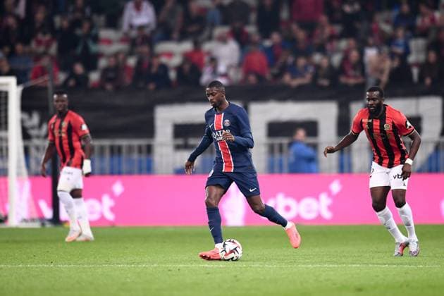 Fußball, OGC Nizza - Paris St. Germain OGC Nice v Paris Saint-Germain - Ligue 1 MCDonald s 2024 2025 07 Jeremie BOGA (ogcn) - 10 Ousmane DEMBELE (psg) during the Ligue 1 MCDonald s match between Nice and Paris at Allianz Riviera Stadium on October 6, 2024 in Nice, France. Nice France  Copyright: xFEPx 776218850