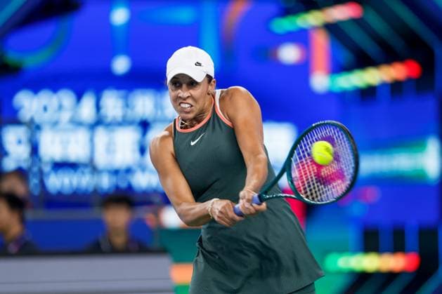 WUHAN, CHINA - OCTOBER 07: Madison Keys of United States competes in the Women s Singles Round of 64 match against Beatriz Haddad Maia of Brazil on day three of 2024 Wuhan Open at Optics Valley International Tennis Center on October 7, 2024 in Wuhan, Hubei Province of China.  Copyright: xVCGx 111522340925