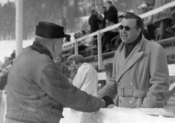 SWITZERLAND SAINT MORITZ 1948-02-03. Among the spectators at the finish line during the ski relay at the 1948 Olympic Winter games, Winterspiele,Spiele, Summer games Prince Bertil (th) can be seen here receiving expert information from sports journalist Sven Lindhagen. Sankt Moritz Switzerland OS sp_sw x5600x *** SWITZERLAND SAINT MORITZ 1948 02 03 Among the spectators at the finish line during the ski relay at the 1948 Olympic Winter Games, Prince Bertil th can be seen here receiving expert information from sports journalist Sven Lindhagen Sankt Moritz Switzerland OS sp sw x5600x  Copyright: xSVTx WINTER OLYMPICS 1948