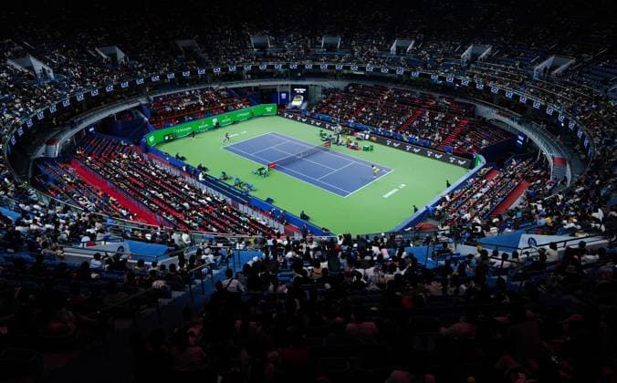 (241007) -- SHANGHAI, Oct. 7, 2024 -- This Photo taken on Oct. 7, 2024 shows the general view of the men s singles round of 64 match between Zhou Yi of China and Frances Tiafoe of the United States at the ATP, Tennis Herren World Tour Shanghai Masters tennis tournament in Shanghai, east China. ) (SP)CHINA-SHANGHAI-TENNIS-ATP TOUR-SHANGHAI MASTERS(CN) XuxYanan 