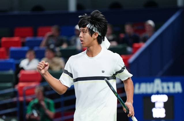 (241007) -- SHANGHAI, Oct. 7, 2024 -- Zhou Yi of China reacts during the men s singles round of 64 match against Frances Tiafoe of the United States at the ATP, Tennis Herren World Tour Shanghai Masters tennis tournament in Shanghai, east China, Oct. 7, 2024. ) (SP)CHINA-SHANGHAI-TENNIS-ATP TOUR-SHANGHAI MASTERS(CN) XuxYanan 