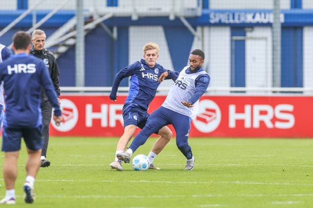 07 10 2024, Football, Season 2024 2025, 2 Bundesliga, Training FC Schalke 04, f l Martin Wasinski FC Schalke 04 , Moussa Sylla FC Schalke 04 Gelsenkirchen NRW Germany xRHR FOTOx Copyright: RHR-FOTOx RHR-FOTO