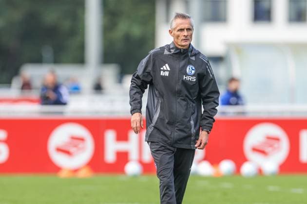 07 10 2024, Football, Season 2024 2025, 2 Bundesliga, Training FC Schalke 04, Head Coach Kees van Wonderen FC Schalke 04 Gelsenkirchen NRW Germany xRHR FOTOx Copyright: RHR-FOTOx RHR-FOTO