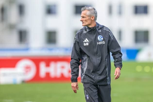 07 10 2024, Football, Season 2024 2025, 2 Bundesliga, Training FC Schalke 04, Head Coach Kees van Wonderen FC Schalke 04 Gelsenkirchen NRW Germany xRHR FOTOx Copyright: RHR-FOTOx RHR-FOTO
