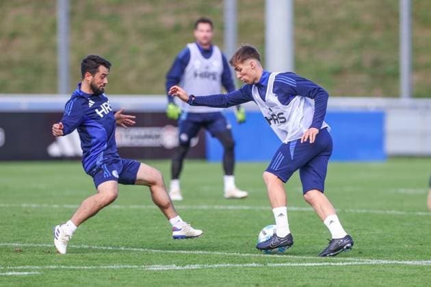 07 10 2024, Football, Season 2024 2025, 2 Bundesliga, Training FC Schalke 04, f l Amin Younes FC Schalke 04 , Felipe Sanchez FC Schalke 04 Gelsenkirchen NRW Germany xRHR FOTOx Copyright: RHR-FOTOx RHR-FOTO