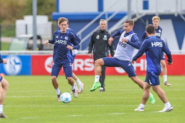 07 10 2024, Football, Season 2024 2025, 2 Bundesliga, Training FC Schalke 04, f l Max Grüger FC Schalke 04 , Paul Seguin FC Schalke 04 Gelsenkirchen NRW Germany xRHR FOTOx Copyright: RHR-FOTOx RHR-FOTO