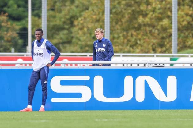 07 10 2024, Football, Season 2024 2025, 2 Bundesliga, Training FC Schalke 04, f l Steve Noode FC Schalke 04 , Peter Remmert FC Schalke 04 Gelsenkirchen NRW Germany xRHR FOTOx Copyright: RHR-FOTOx RHR-FOTO