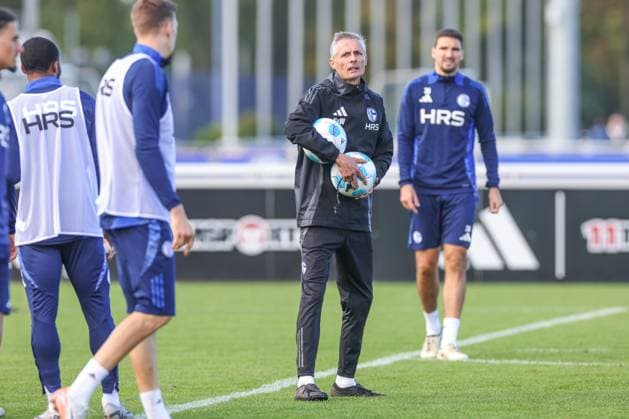 07 10 2024, Football, Season 2024 2025, 2 Bundesliga, Training FC Schalke 04, Head Coach Kees van Wonderen FC Schalke 04 Gelsenkirchen NRW Germany xRHR FOTOx Copyright: RHR-FOTOx RHR-FOTO