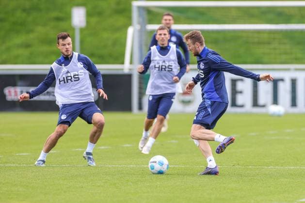 07 10 2024, Football, Season 2024 2025, 2 Bundesliga, Training FC Schalke 04, f l Adrian Gantenbein FC Schalke 04 , Tobias Mohr FC Schalke 04 Gelsenkirchen NRW Germany xRHR FOTOx Copyright: RHR-FOTOx RHR-FOTO