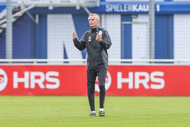 07 10 2024, Football, Season 2024 2025, 2 Bundesliga, Training FC Schalke 04, Head Coach Kees van Wonderen FC Schalke 04 Gelsenkirchen NRW Germany xRHR FOTOx Copyright: RHR-FOTOx RHR-FOTO