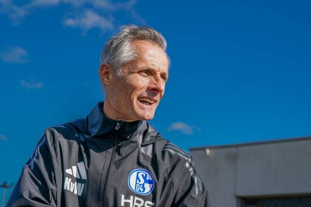 Football season 2024 2025, 2 Bundesliga, training, FC Schalke 04, new head coach Kees van Wonderen Schalke 04 single photo Gelsenkirchen training ground Schalke 04 NRW Germany Copyright: xJOERANxSTEINSIEKx