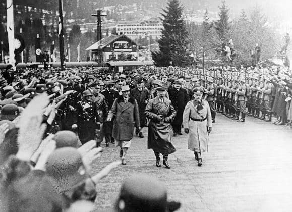 GERMANY GARMISCH-PARTENKIRCHEN 1936-02-16. Adolf Hitler (front center), Führer, arrives at the conclusion of the 1936 Winter Olympics. Garmisch-Partenkirchen Germany OS sp_sw x5600x *** GERMANY GARMISCH PARTENKIRCHEN 1936 02 16 Adolf Hitler front center , Führer, arrives at the conclusion of the 1936 Winter Olympics Garmisch Partenkirchen Germany OS sp sw x5600x  Copyright: xSVTx 1936 WINTER OLYMPICS