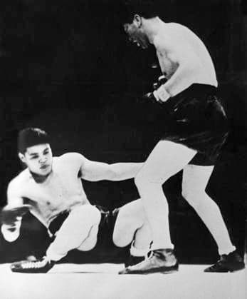 USA NEW YORK CITY 19-06-1936. Max Schmeling (th), German professional boxer, faces Joe Louis, American heavyweight boxer, in a match at Yankee Stadium which Schmeling won. New York City USA BOXNING sp_sw x5600x *** USA NEW YORK CITY 19 06 1936 Max Schmeling th , German professional boxer, faces Joe Louis, American heavyweight boxer, in a match at Yankee Stadium which Schmeling won New York City USA BOXNING sp sw x5600x  Copyright: xSVTx LOUIS-SCHMELING