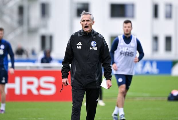 Coach Kees van Wonderen FC Schalke 04 07 10 2024, Football season 2024 2025, 2 Bundesliga, Training FC Schalke 04 Gelsenkirchen Training ground North Rhine-Westphalia Germany Team2