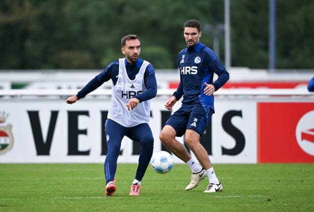 Kenan Karaman FC Schalke 04 , Marcin Kaminski Schalke 04 , v li 07 10 2024, Football season 2024 2025, 2 Bundesliga, Training FC Schalke 04 Gelsenkirchen Training ground North Rhine-Westphalia Germany Team2