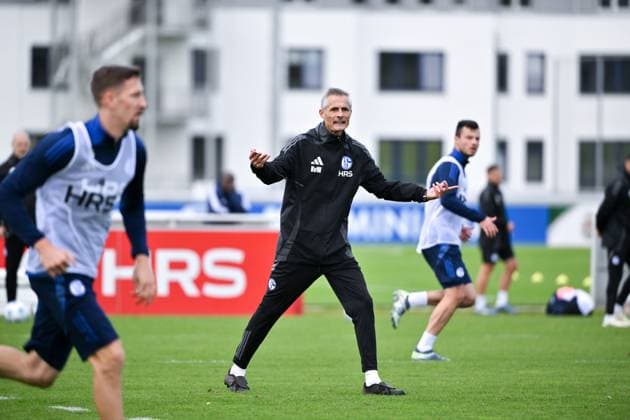 Coach Kees van Wonderen FC Schalke 04 07 10 2024, Football season 2024 2025, 2 Bundesliga, Training FC Schalke 04 Gelsenkirchen Training ground North Rhine-Westphalia Germany Team2