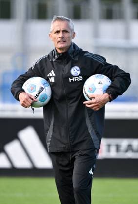 Coach Kees van Wonderen FC Schalke 04 07 10 2024, Football season 2024 2025, 2 Bundesliga, Training FC Schalke 04 Gelsenkirchen Training ground North Rhine-Westphalia Germany Team2