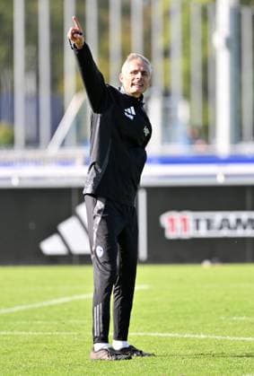 Coach Kees van Wonderen FC Schalke 04 07 10 2024, Football season 2024 2025, 2 Bundesliga, Training FC Schalke 04 Gelsenkirchen Training ground North Rhine-Westphalia Germany Team2