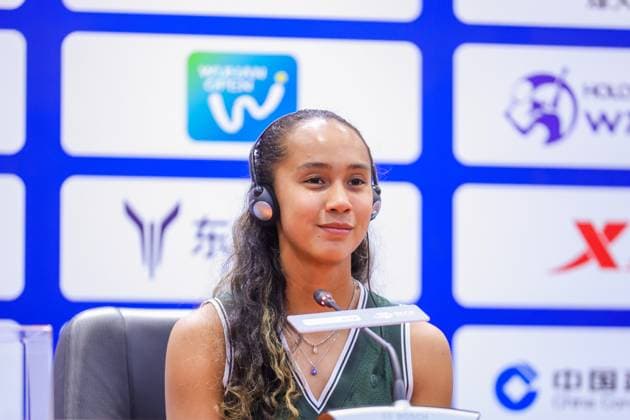 WUHAN, CHINA - OCTOBER 07: ELeylah Fernandez of Canada attends a press conference, PK, Pressekonferenz on day three of 2024 Wuhan Open at Optics Valley International Tennis Center on October 7, 2024 in Wuhan, Hubei Province of China.  Copyright: xVCGx 111522386678